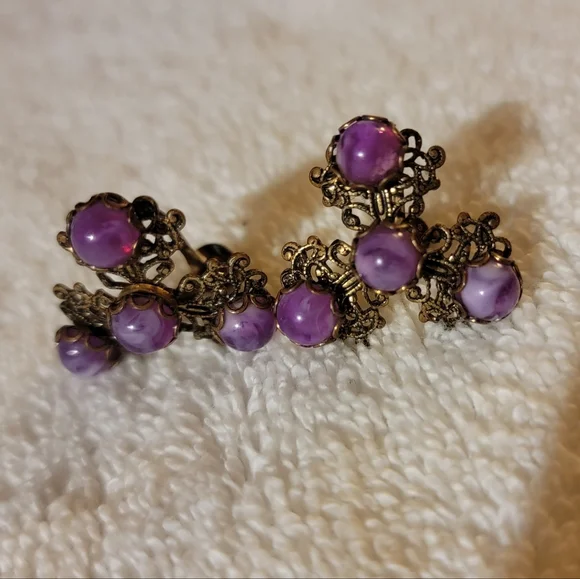 Vintage screwback earrings, purple. - Picture 4 of 4